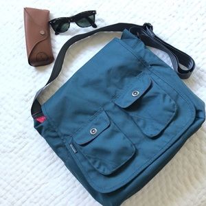 Columbia Women’s Azza II Messenger Bag